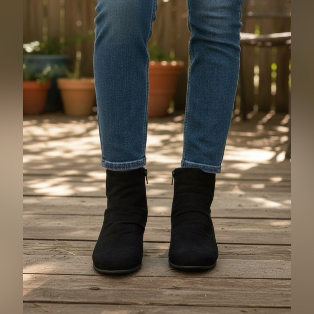Gently loved like new size 8 Black Suade Ankle Boots